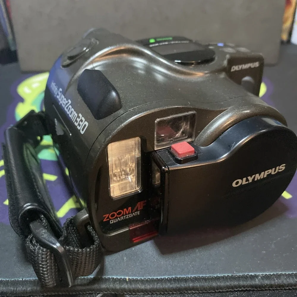Vtg Olympus Infinity SuperZoom 330 AF Point & Shoot 35mm Film Camera Works B2